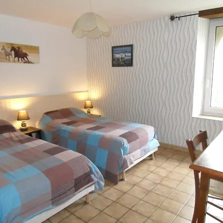 Domaine Des Escouanes Guest house